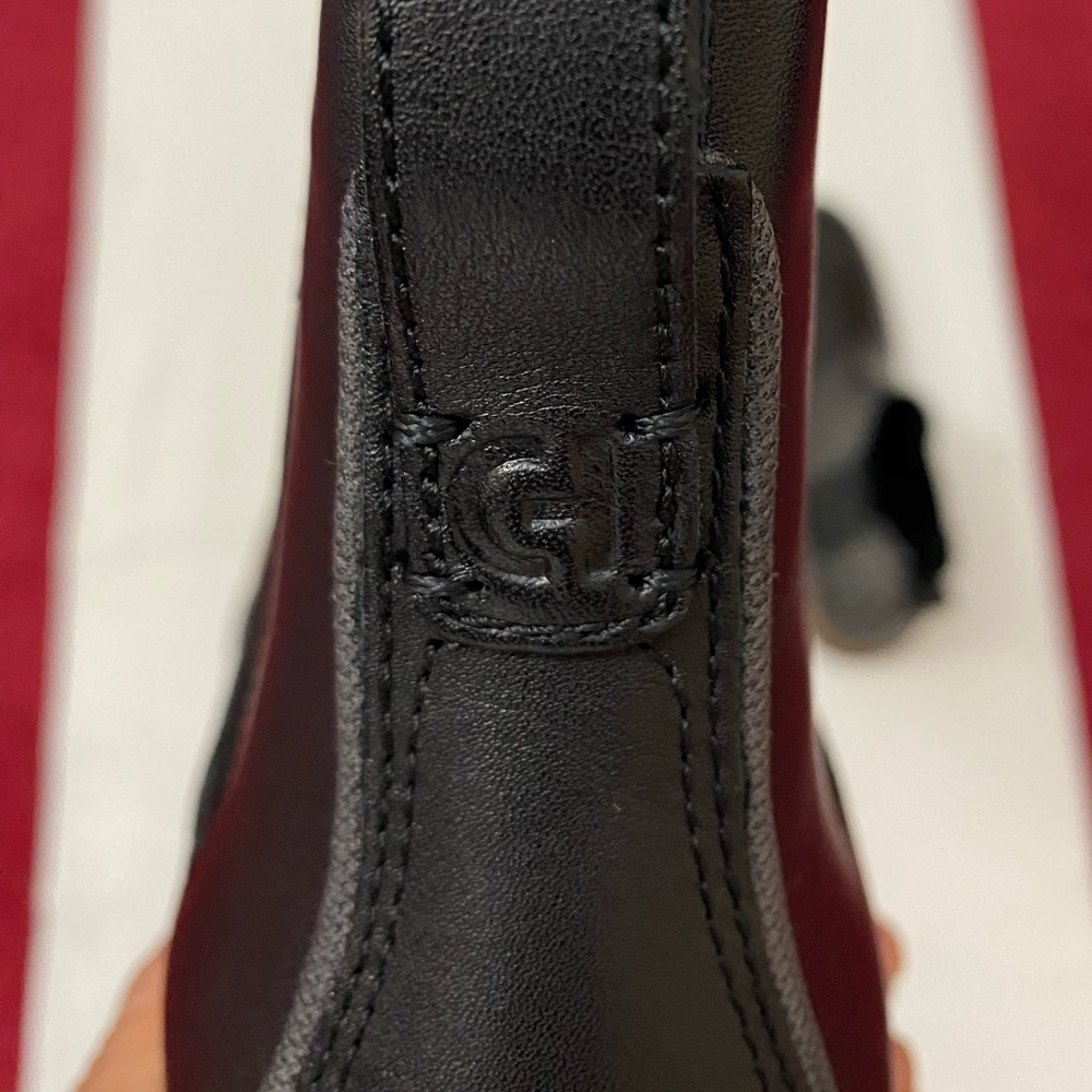NWT Cole Hann Faux Leather Chelsea Boots Size 8. - Picture 8 of 10